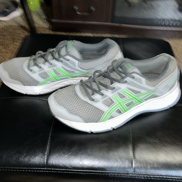 Used ASICS … size 7 - Picture 2 of 4